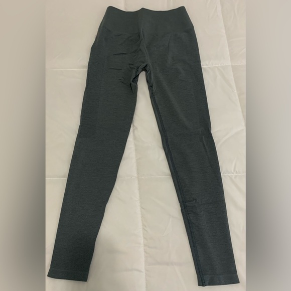 Alphalete Pants - NEW Alphalete Amplify Leggings Size Medium in the colour Smoke